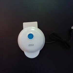 white dash mini waffle maker skull New With Out Box